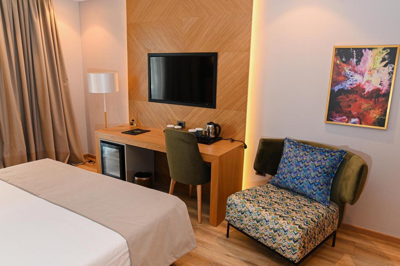 White Hill Hotel, Spa & Conferences Durres Bagian luar foto