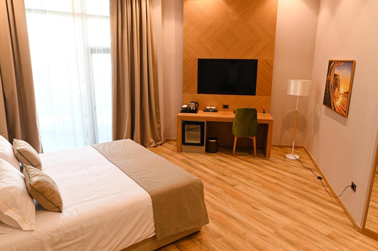 White Hill Hotel, Spa & Conferences Durres Bagian luar foto